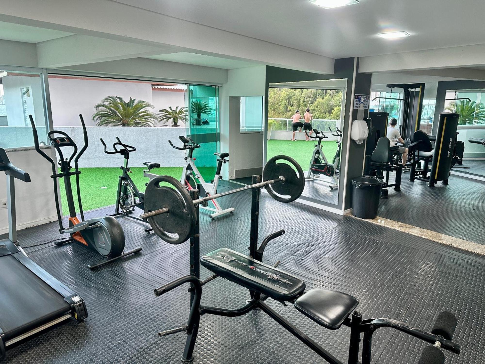 Roda Gigante, Garagem E Piscina Balneário Camboriú Εξωτερικό φωτογραφία