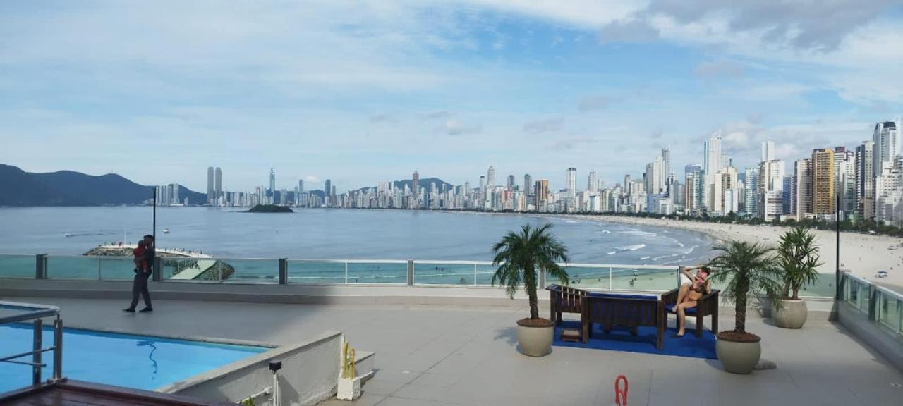Roda Gigante, Garagem E Piscina Balneário Camboriú Εξωτερικό φωτογραφία